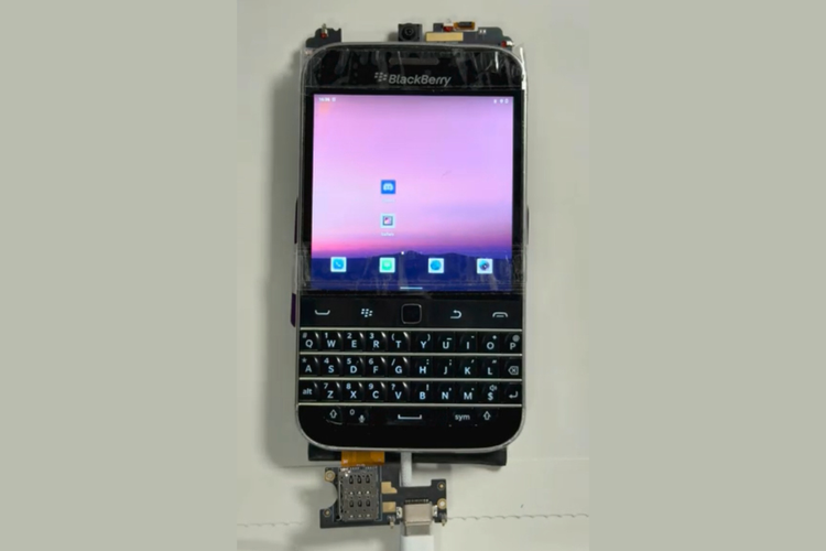 BlackBerry, BlackBerry Classic, Android, Blackberry, Begini Wujud BlackBerry yang Dihidupkan Lagi Pakai OS Android