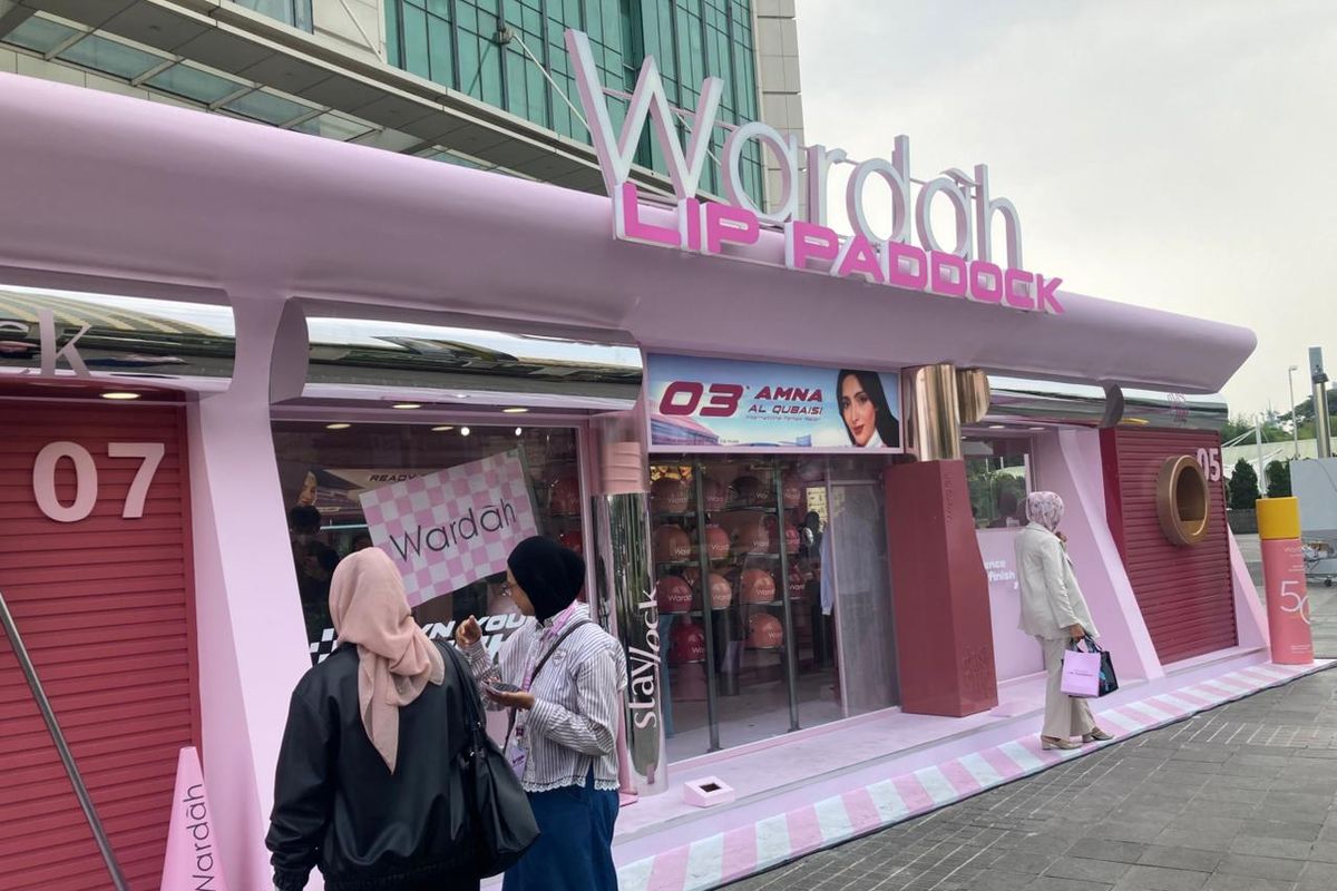 Wardah, Amna Al Qubaisi, Wardah Lip Paddock, Saat Dunia Balap Bertemu Kecantikan di Wardah Lip Paddock Senayan City