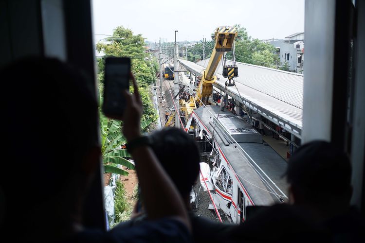 Argo Bromo Anggrek, kereta jarak jauh, Daftar Kereta Jarak Jauh yang Batal Berangkat akibat Kecelakaan KRL dan Argo Bromo Anggrek, KAI Daop 5 Purwokerto, KAI Daop 8 Surabaya, KAI Daop 6 Yogyakarta, KAI Daop 2 Bandung, Daftar loket stasiun untuk refund tiket kereta api