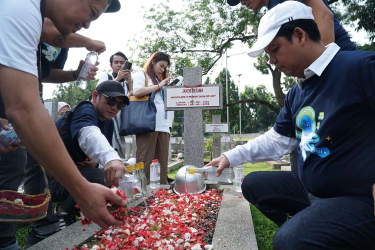 Jakob Oetama, PK Ojong, kompas com, Jagat Literasi, ulang tahun kompas com, pendiri kompas gramedia, petrus kanisius ojong, bersukaria, Kompas.com Rayakan HUT Ke-30 dengan Jagat Literasi dan Ziarah Pendiri