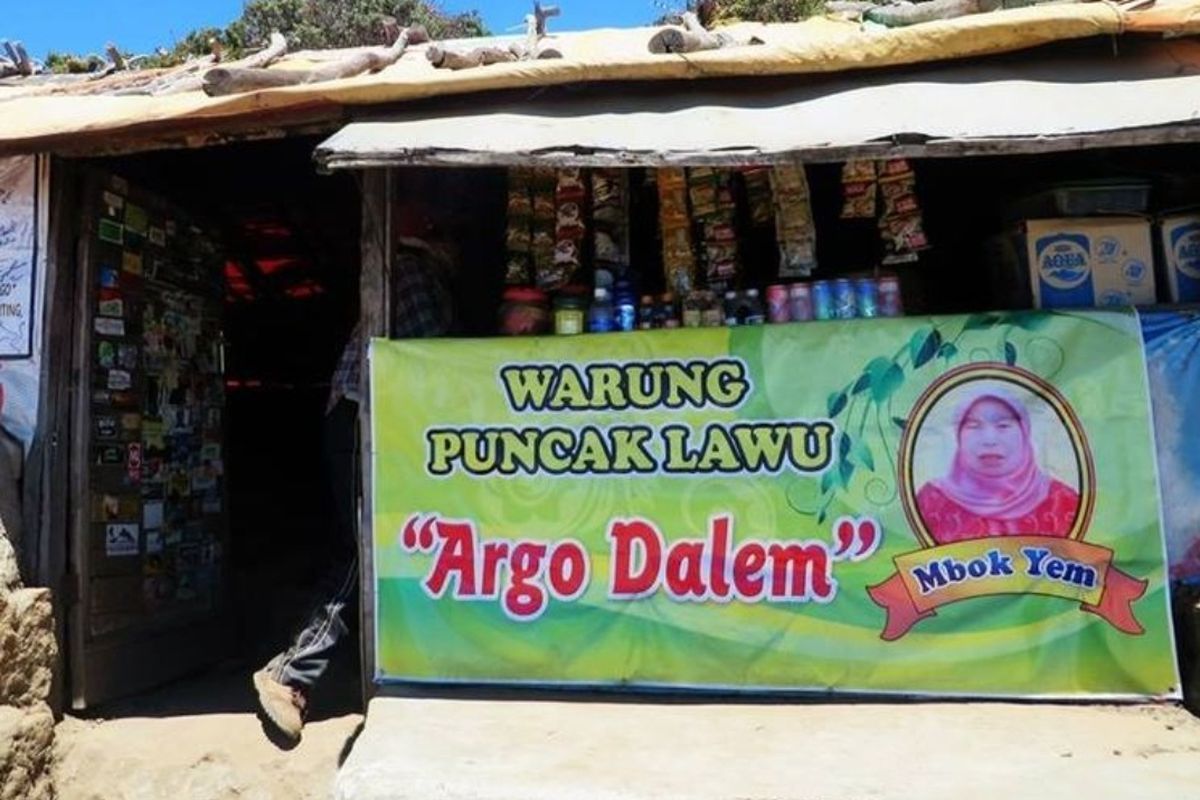 Mbok Yem, Warung Mbok Yem, warung mbok yem, Warung Mbok Yem tutup sementara, Warung Mbok Yem Gunung Lawu Tutup Sementara Sejak 27 Mei 2025