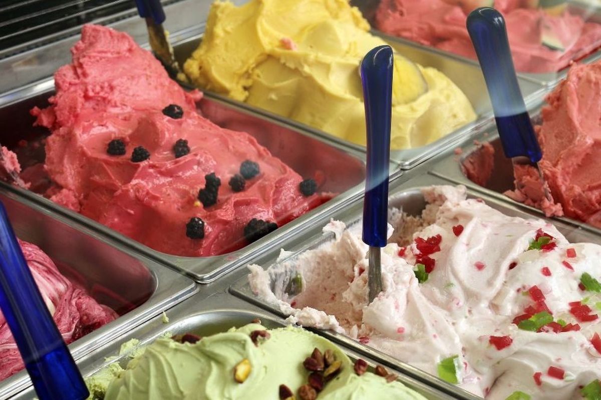 es krim, ice cream, gelato lebih mahal, perbedaan gelato dan es krim, gelato adalah, gelato dan es krim, Bahan gelato, bahan es krim, Apa Perbedaan Gelato dan Es Krim? Cek Faktanya Sebelum Membeli, Apa saja bahan yang digunakan?, Bagaimana proses pembuatannya?, Suhu penyimpanan, Mengapa harga gelato lebih mahal?