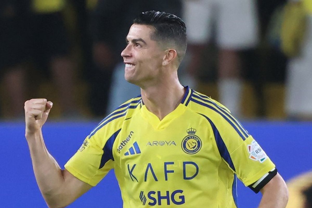 Cristiano Ronaldo, Ronaldo, Georgina Rodriguez, Al Nassr, Cristiano Ronaldo Lamar Georgina Rodriguez dengan Cincin Berlian