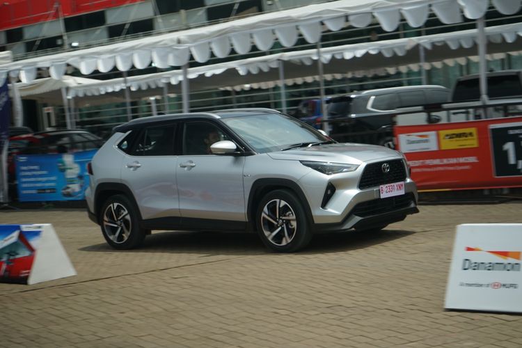 Yaris Cross Hybrid, Toyota Yaris Cross G Hybrid EV: Lebih Murah, Masih Nyaman