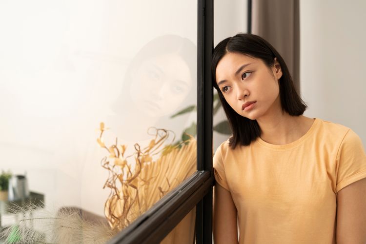 eldest daughter syndrome, Ini Ciri Sindrom Anak Perempuan Sulung, 1. Berusaha menyenangkan orang lain, 2. Menyelesaikan masalah semua orang, 3. Terobsesi pada kesempurnaan, 4. Mengambil peran sebagai pengasuh, 5. Membaca suasana hati sekitar, 6. Menolak bantuan orang lain, 7. Membiasakan diri mengambil jeda
