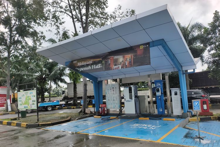 mobil, mudik, mudik Lebaran, mobil listrik, Tips Mudik Pakai Mobil Listrik: Jangan Sampai Kehabisan Daya di Perjalanan