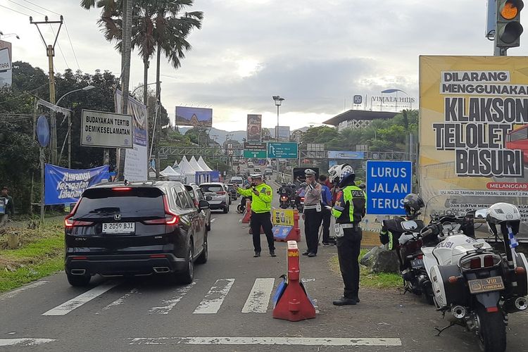 macet, Mudik Lebaran, Puncak Bogor, mudik, jalur alternatif, Lebaran 2025, Kawasan Puncak Bogor Macet Parah, Ini Jalur Alternatifnya