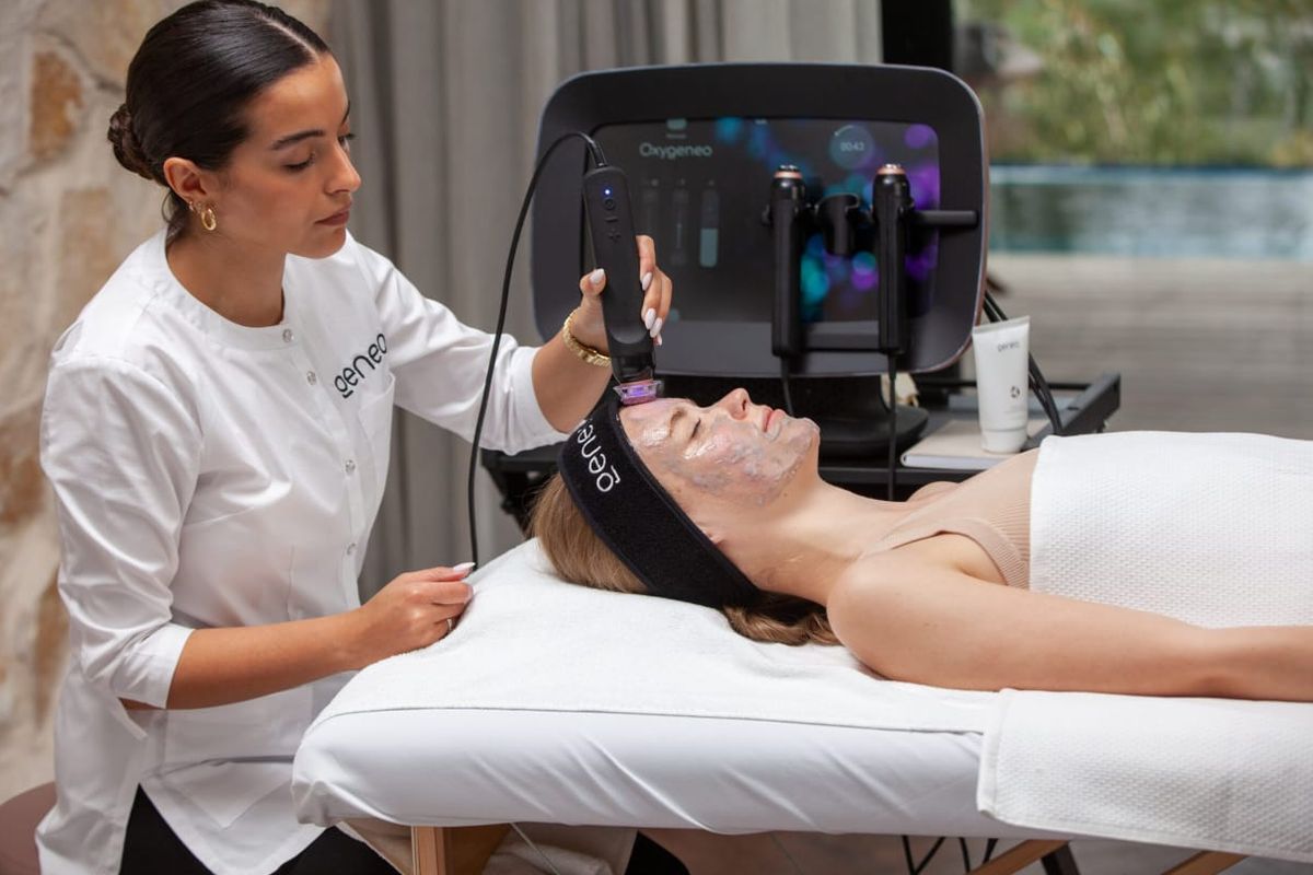 facial wajah, perawatan wajah, membersihkan sel kulit mati, Pengalaman Mencoba Facial Premium dengan Geneo X