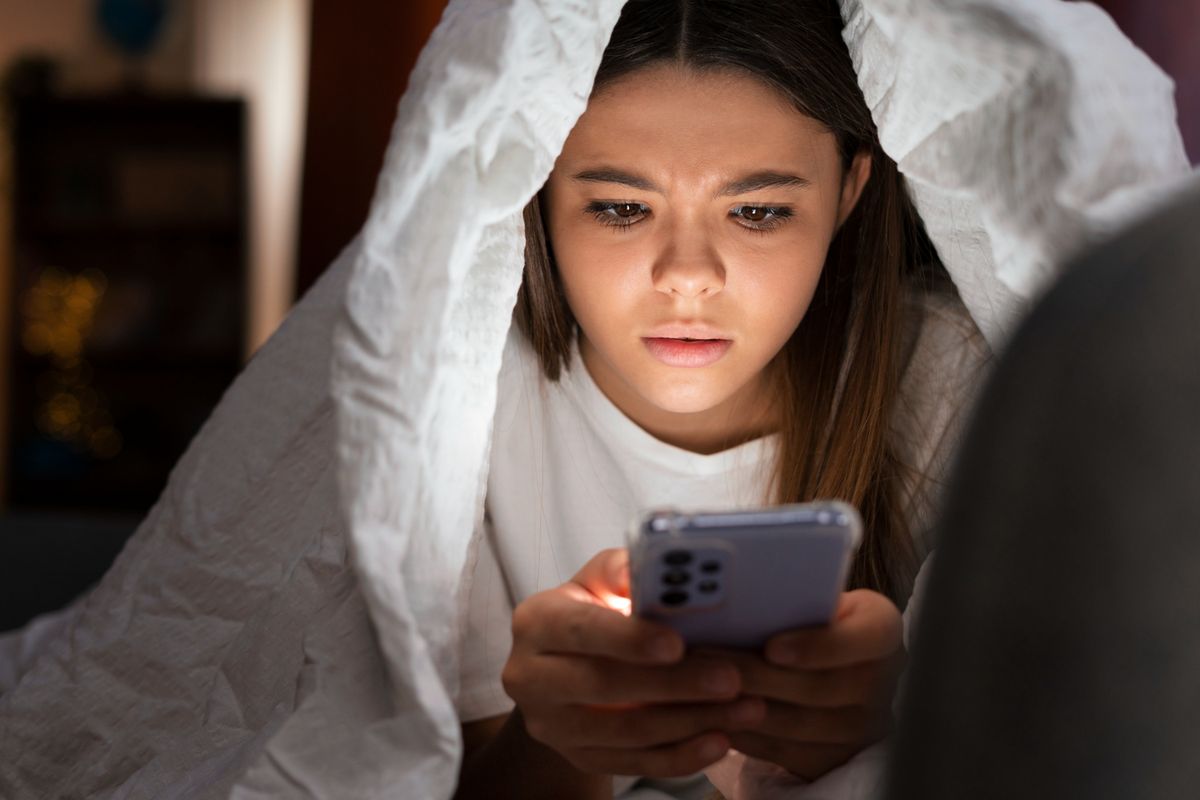 cyber bullying, Cyber bullying, cara menangani cyber bullying, cara menenangkan korban cyber bullying, korban cyber bullying, peran orangtua dalam cyber bullying, dampak cyber bullying pada anak, Hindari Menyalahkan Anak, Ini Cara Bijak Hadapi Cyber Bullying