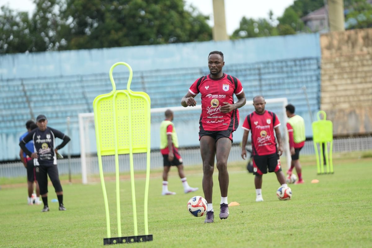 Viktor Mansaray, Persipura, Persipura Jayapura, latihan perdana, Viktor Mansaray Tak Tertekan Gantikan Matheus Silva di Persipura