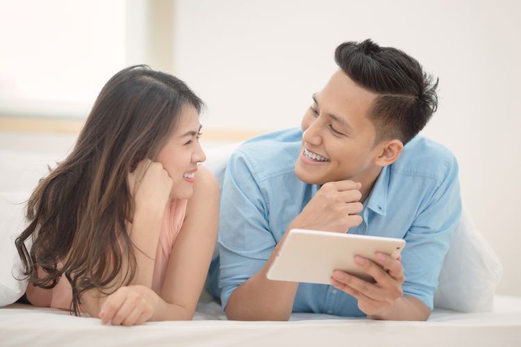 6 Rahasia Membangun Pernikahan Langgeng, 1. Menikmati waktu dan keseruan bersama, 2. Menjaga komunikasi tetap hidup, 3. Membangun kepercayaan melalui kerentanan, 4. Santai menghadapi perbedaan pendapat, 5. Saling menghormati ruang dan peran, 6. Memiliki ekspektasi yang realistis
