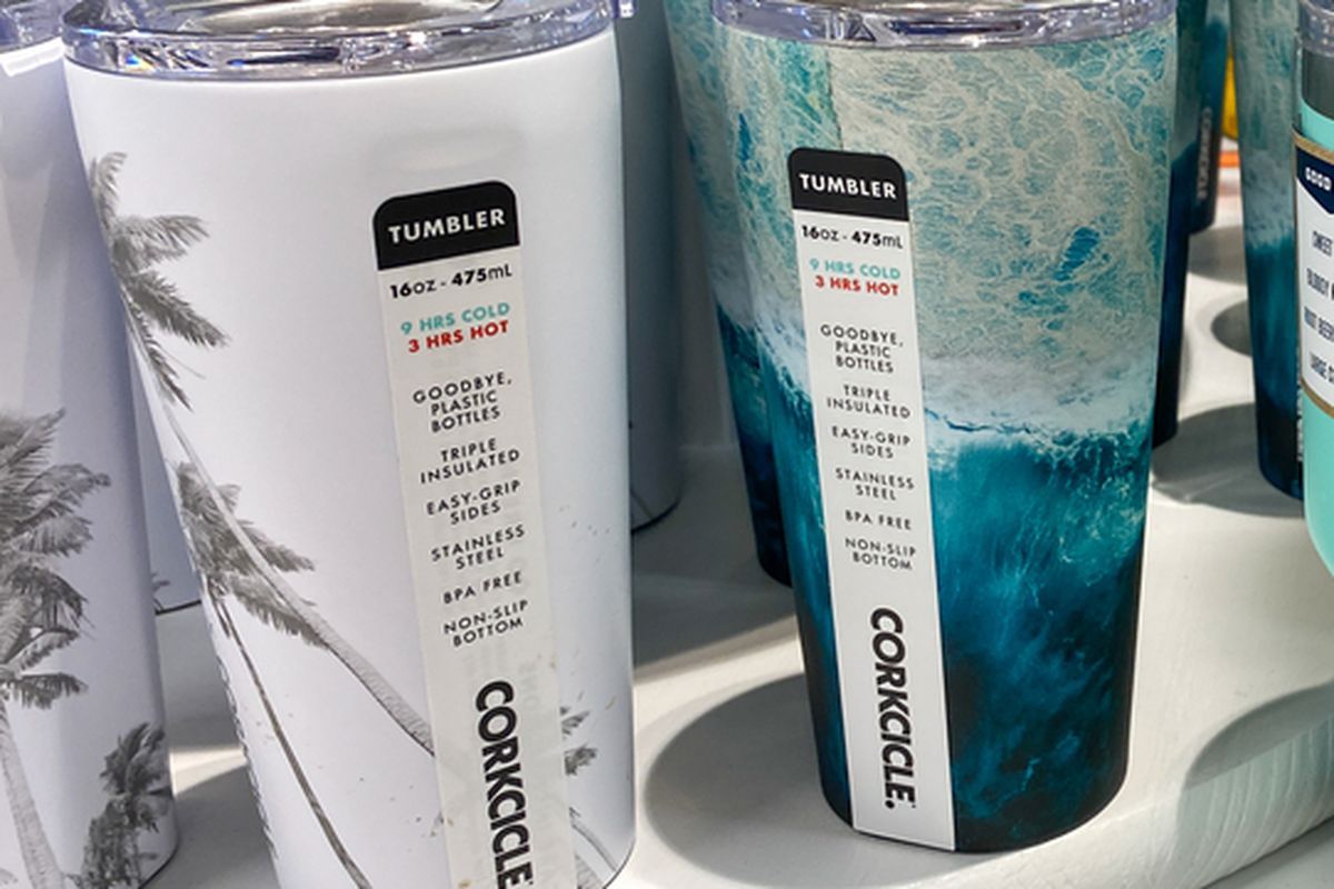 minuman, tumbler, Rekomendasi Tumbler Terbaik, Harga mulai Rp 250.000, 1. Sesuaikan kapasitas dengan kebutuhan harian, 2. Material tepat, 3. Kemampuan isolasi, 4. Fitur tambahan, 1. Tumbler Mosh!, 2. Tumbler Hydro Flask, 3. Tumbler Klean Kanteen, 4. Tumbler Stanley, 5. Tumbler Corkcicle