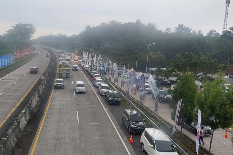 bahu jalan, jalan tol, kecelakaan, Belajar dari Kecelakaan Bus Zentrum, Ini Aturan Mendahului di Jalan Tol