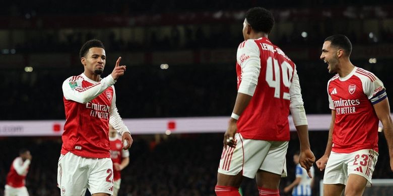 bursa transfer, Financial Fair Play, Mikel Arteta, Eberechi Eze, Viktor Gyokeres, Martin Zubimendi, Arsenal, Liga Inggris, Piero Hincapie, Martin Odegaard, Gabriel Martinelli, Ben White, Premier League, Kai Havertz, Ethan Nwaneri, Atasi Masalah Finansial, Arsenal Pertimbangkan Jual Martin Odegaard hingga Gabriel Martinelli