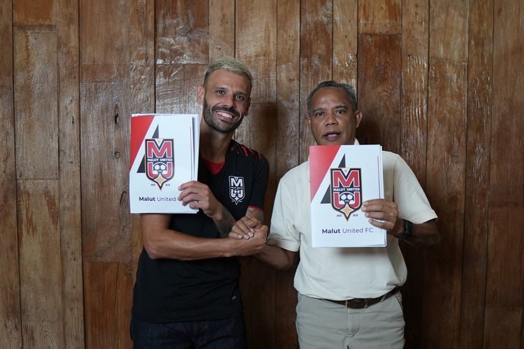 Persib, Persib Bandung, Semen Padang, Bobotoh, Super League, Tyronne del Pino, Wiliam Marcilio, Super League 2025-2026, Bojan Hodak, jadwal super league 2025-2026, Persib Ditinggal Tyronne del Pino, Optimisme Baru dari Wiliam Marcilio