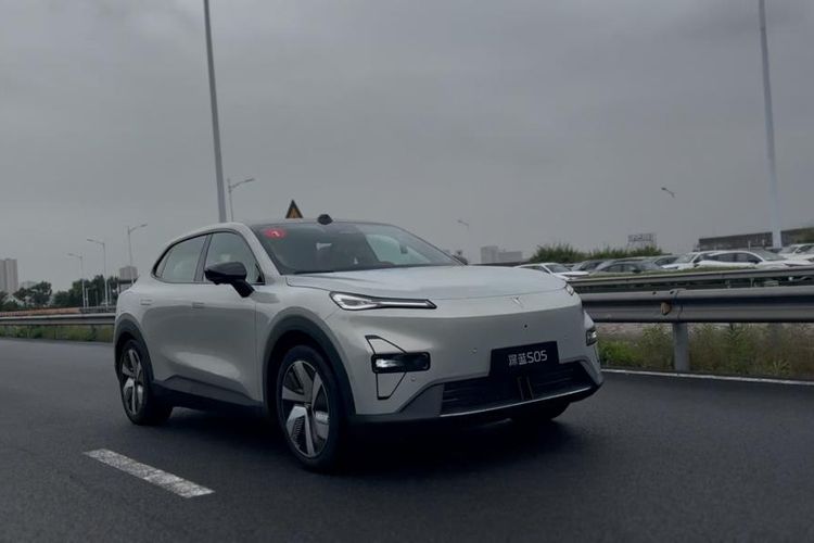 Changan, mobil listrik, Changan Indonesia, Range Extended Electric Vehicle, REEV, mobil hybrid, Battery Electric Vehicle, Changan Berharap Pemerintah Samakan REEV seperti BEV