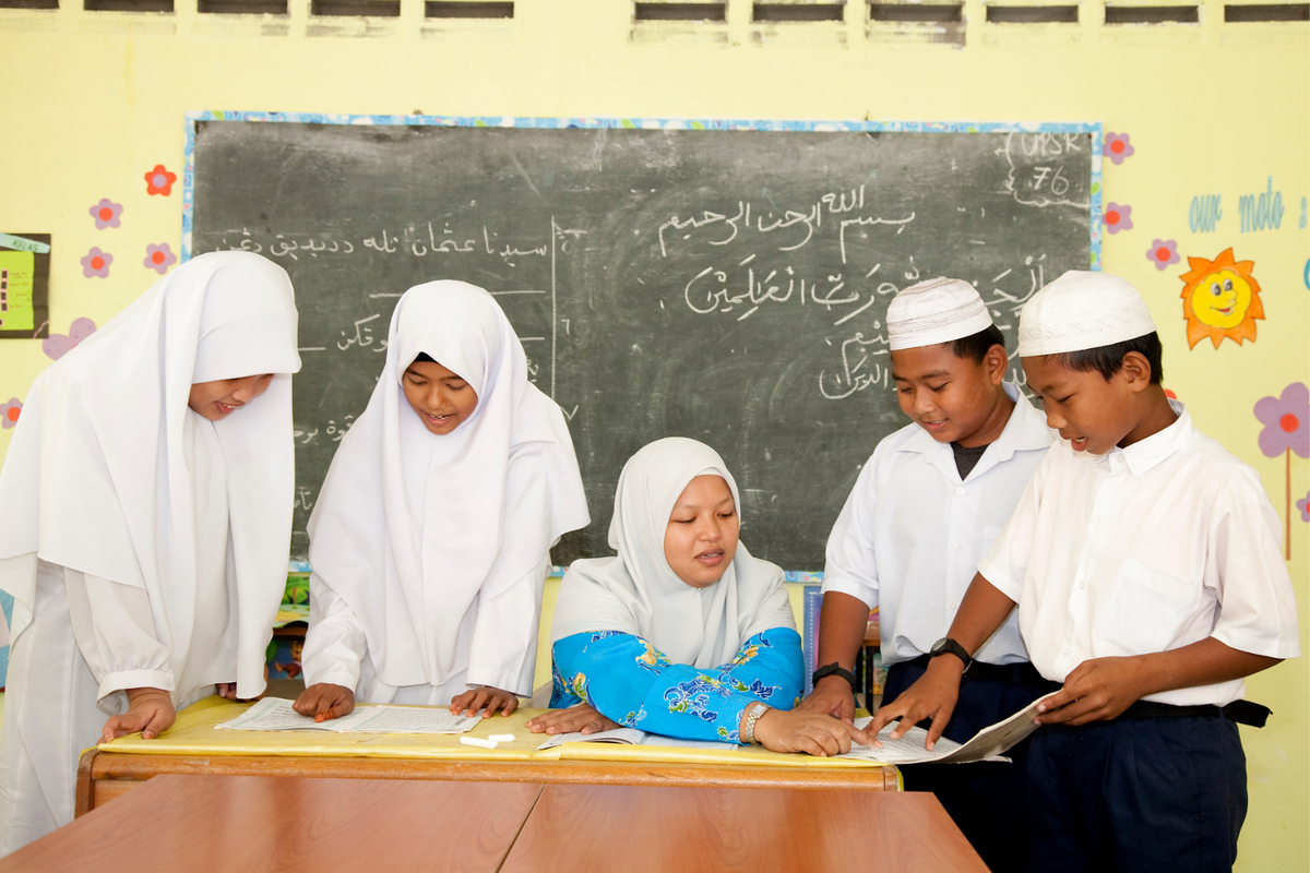 hari santri nasional 2025, susunan upacara hari santri, selamat hari santri, lirik lagu hari santri, ikrar santri, lirik hari santri, Lirik Lengkap Lagu Hari Santri 22 Oktober 45