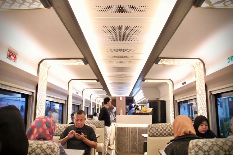 Kereta api, kereta api, Kereta Api, Stainless Steel New Generation, stainless steel new generation, Rangkaian Kereta Api Baru Stainless Steel New Generation, Mau Coba Kereta Baru Stainless Steel New Generation? Ini Rute yang Bisa Dipilih