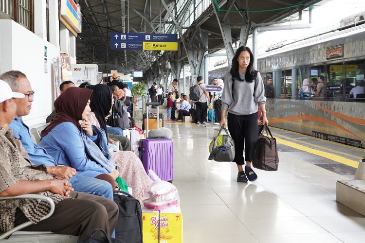 mudik Lebaran 2026, tiket kereta mudik Lebaran 2026, Tiket Mudik Hari H Lebaran Dibuka Nanti Malam, Catat Jamnya