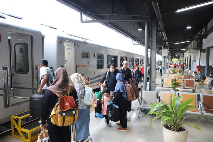 KA Airlangga, Jadwal KA Airlangga, jadwal terbaru, 1 September 2025, Jadwal Terbaru KA Airlangga Mulai 1 September 2025, Ada Perubahan Jam di 14 Stasiun!