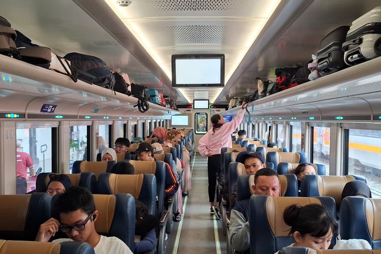 KA Bangunkarta, KA Singasari, 2 Kereta Tujuan Jakarta–Jawa Timur Ini Kini Makin Nyaman Berkat Rangkaian Baru