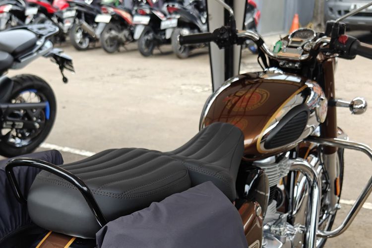 motor gede, pemula, Royal Enfield Classic 350, pengalaman Rizal, Curhat Pemakai Royal Enfield Classic 350 Selama Satu Tahun, Pengalaman Setahun, Performa dan Karakter , Efisiensi Bahan Bakar , Layanan Purnajual dan Komunitas, Tampilan 