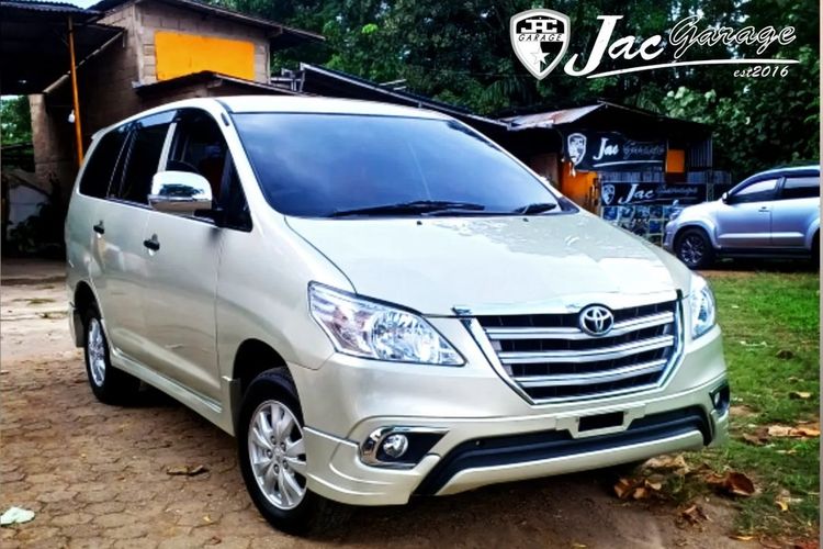 Kijang Innova, mobil bekas, mobil listrik, permintaan konsumen, Kijang Innova vs Mobil Listrik: Mana yang Lebih Baik?, Kijang Innova Tetap Stabil di Tengah Munculnya Mobil Listrik, Loyalitas Konsumen Innova Masih Kuat, Penurunan Harga Dipengaruhi Kondisi Pasar, Kenyamanan dan Kehandalan Menjadi Daya Tarik Utama