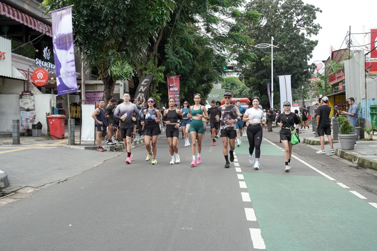 mobilitas, kendaraan, lalu lintas, Ketika Jalan Raya Jakarta Tak Hanya Milik Kendaraan Bermotor