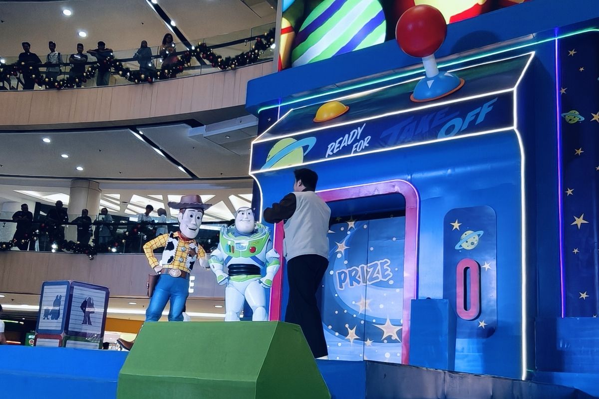 Disney Pixar, Toy Story, Surabaya, Bernostalgia saat Libur Akhir Tahun, Toy Story Sapa Warga Surabaya