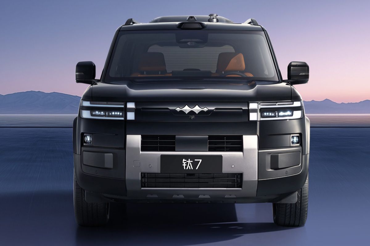 fitur canggih, kemampuan off-road, SUV Plug-in Hybrid, Dimensi Besar, BYD Luncurkan SUV PHEV di China, Bisa Tempuh 1.300 Km, Dimensi Besar dan Kemampuan Off-Road, Kapasitas Kabin , Fitur Andalan, Pilihan Varian 
