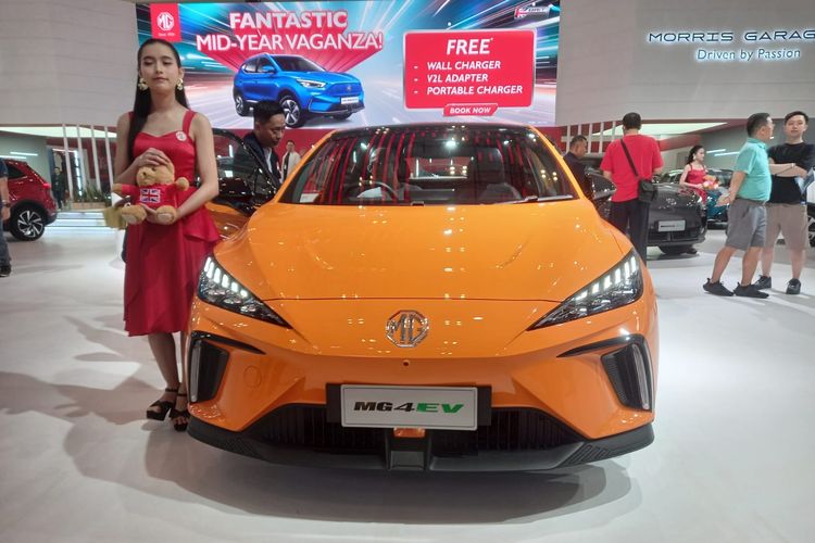MG 4 EV, mobil listrik, GAIKINDO Indonesia International Auto Show, GIIAS, MG Motor Indonesia, MG 4 EV Max, Gaikindo Indonesia International Auto Show, GIIAS 2025, GIIAS 2025: MG 4 EV, Menapaki Jejak Mobil Listrik Inggris di Indonesia