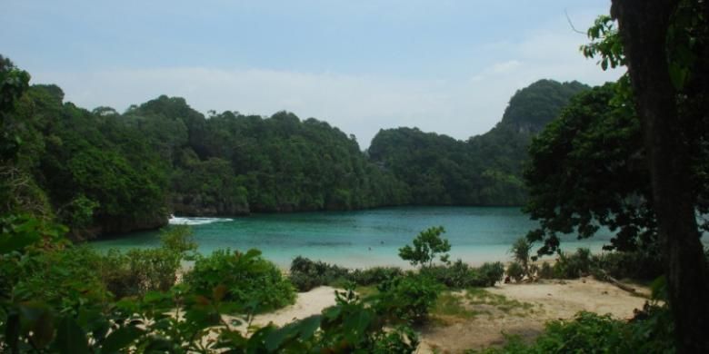 Gunung Rinjani, Dewi Anjani, Rinjani, rinjani, dewi Anjani, dewi anjani lombok, dewi anjani rinjani, dewi anjani gunung rinjani, dewi anjani di gunung rinjani, dewi anjani penguasa gunung rinjani, Menjaga Gunung Rinjani, Istana Sang Dewi Anjani, Istana Dewi Anjani dan Pesona Segara Anak, Warisan Leluhur: Hutan Adat Mandala, Ritual Pembadak: Memohon Restu Alam, Entok Likubuak dan Tata Adat Pendakian, Gunung Rinjani, Penjaga Kehidupan Pulau Lombok