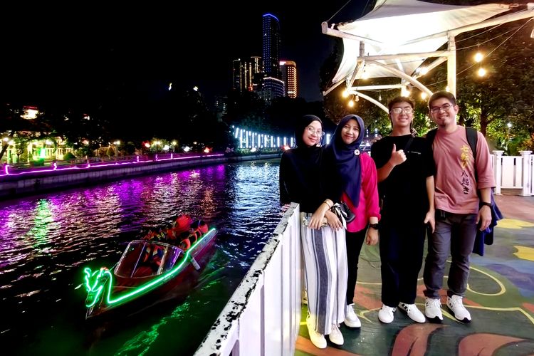 Surabaya, sungai, Menepi Sejenak di Kalimas, Cara Baru Menikmati Surabaya dari Atas Air