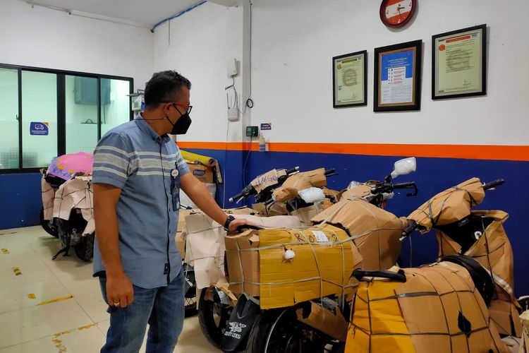 KAI Logistik, sepeda motor, Kirim Motor Pakai Kereta, Ini Daftar Tarif Lengkapnya, Jakarta - Bandung, Jakarta - Cirebon, Jakarta - Yogyakarta, Jakarta - Semarang, Jakarta - Surabaya, Jakarta - Malang