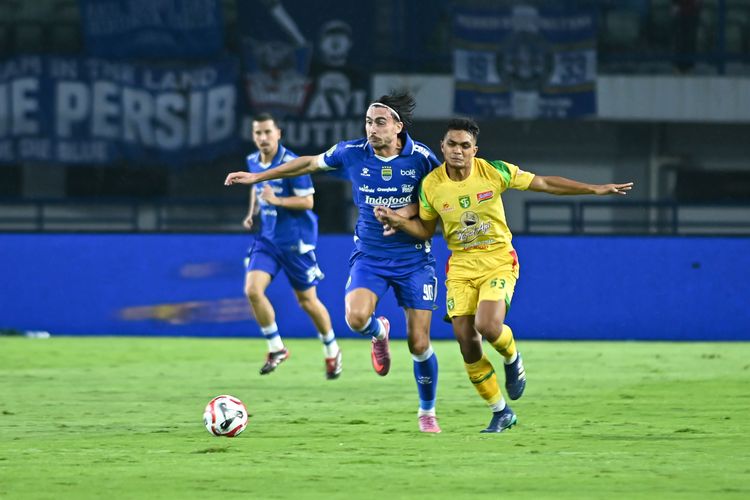 Persib, Persib Bandung, Persib Bandung vs Persebaya Surabaya, hasil Persib Bandung vs Persebaya Surabaya, hasil Persib vs Persebaya, Super League 2025-2026, Bojan Hodak, hasil super league 2025-2026, skor persib vs persebaya, skor persib bandung vs persebaya, Hasil Persib Bandung Vs Persebaya 1-0, Hodak Bicara Dampak Hujan Deras
