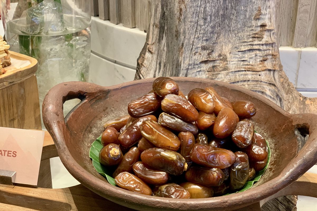 apakah kurma perlu dicuci sebelum dimakan, Apakah Kurma Perlu Dicuci Sebelum Dimakan? Ini Saran Chef