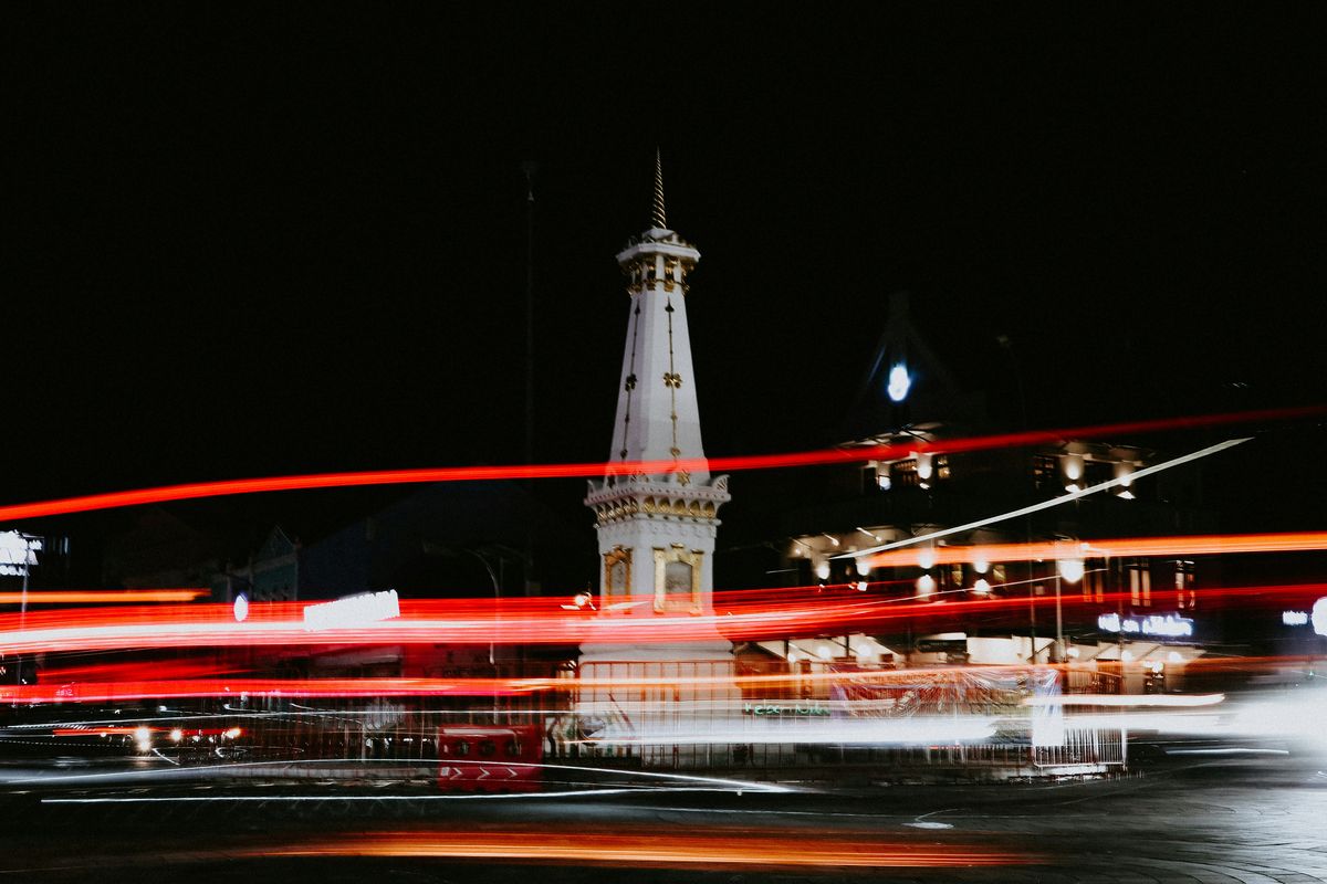 Yogyakarta, New York Times, pusat alam semesta, yogyakarta, center of universe, Kenapa Yogyakarta Disebut Pusat Alam Semesta? Ini Penjelasan Ilmiahnya, Keistimewaan Yogyakarta di mata dunia, Jejak kuliner dan kehidupan sehari-hari, Eksplorasi sejarah dan budaya, Respons warganet Indonesia, Menghargai kekayaan dan identitas lokal