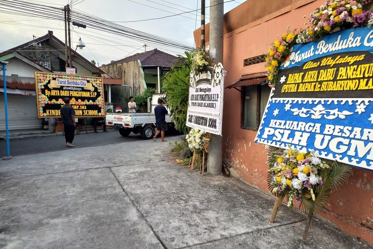 kematian arya daru pangayunan, misteri kematian diplomat muda, Arya Daru bunuh diri atau dibunuh, Pengacara bantah isu bunuh diri Arya Daru, Kasus diplomat Kemlu tewas di Menteng, Forensik kematian Arya Daru, Kapolri diminta ungkap kasus Arya Daru, arya daru pangayunan kemlu, Pengacara Bongkar Fakta Baru Kematian Diplomat Muda Arya Daru, Bantah Isu Bunuh Diri 2013, Diduga panik sebelum tewas, Keluarga minta Kapolri turun tangan, Data forensik dan akses layanan mental, Penyelidikan polisi