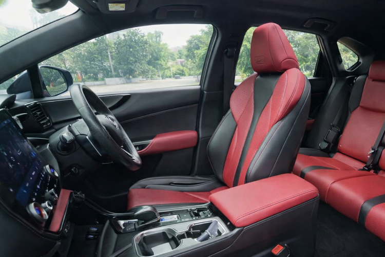Lexus, Impresi Berkendara Lexus NX 450h+ F Sport: Senyap Tapi Responsif