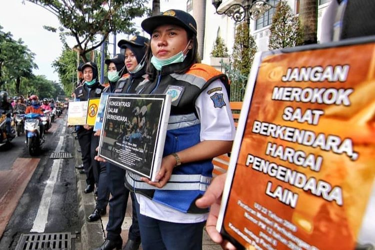 konsentrasi mengemudi, Uji Materi UU LLAJ: Merokok Saat Nyetir, Ancaman Sanksi Baru
