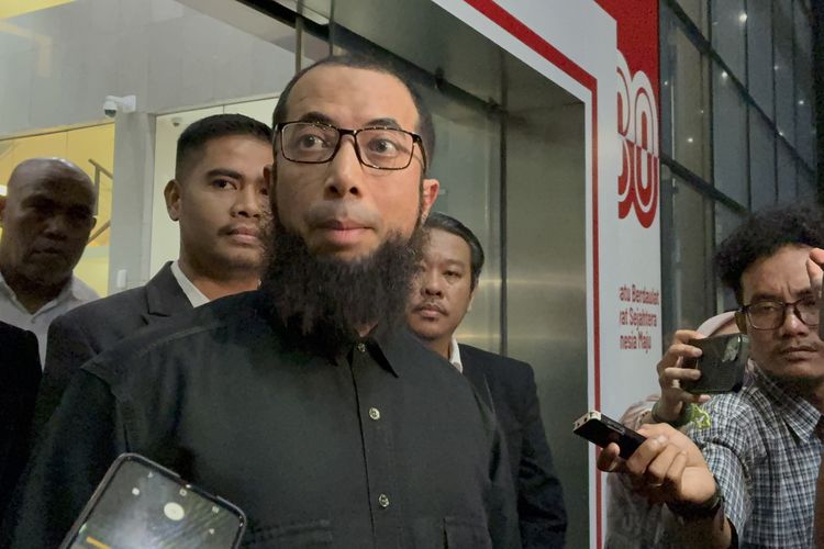 Ustaz Khalid Basalamah, khalid basalamah, Kuota haji khusus, ustaz khalid basalamah diperiksa kpk, Korupsi Kuota Haji, Ustaz Basalamah Diperas Oknum Kemenag, Ini Kata Dirjen PHU