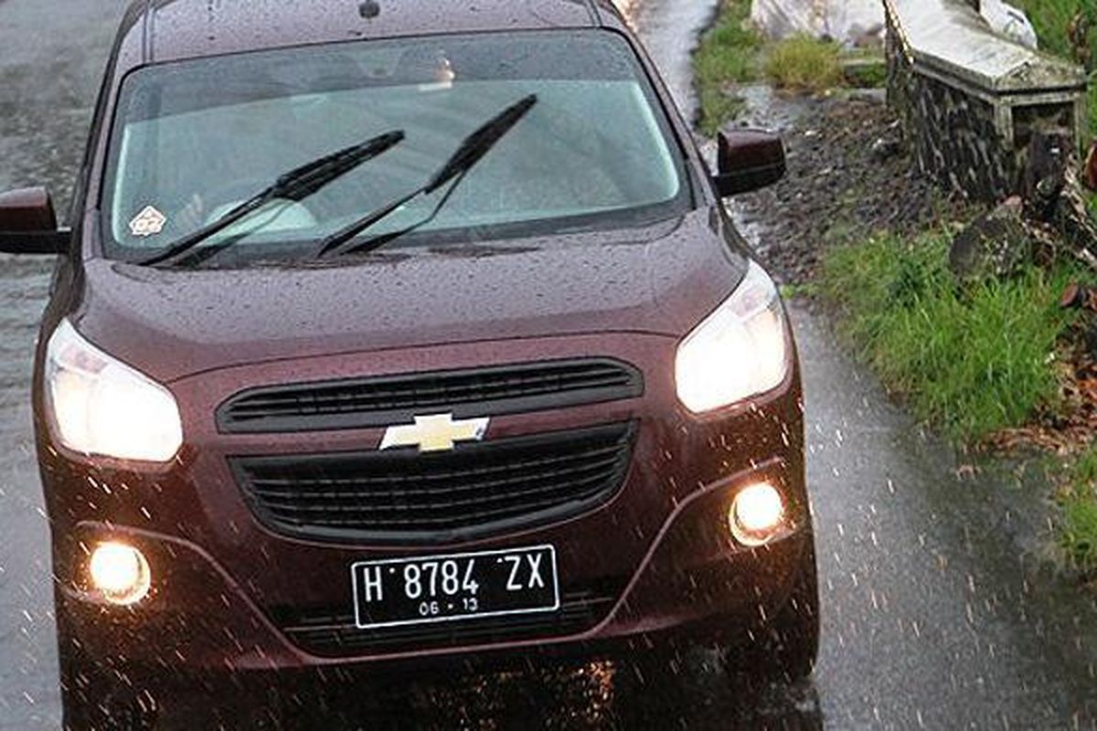 hujan, genangan air, Mudik Saat Musim Hujan: Pengemudi Jangan Asal Terobos Genangan