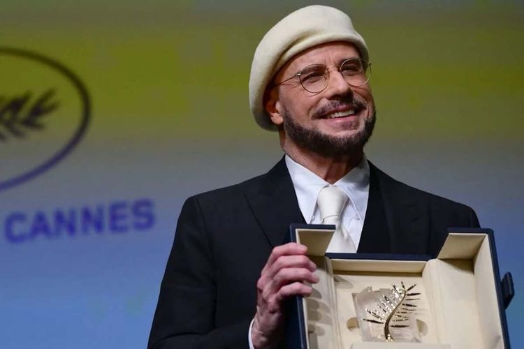 Ella Bleu Travolta, Cannes, John Travolta, festival film Cannes, John Travolta Tampil Beda di Cannes 2026, Terlihat Lebih Muda