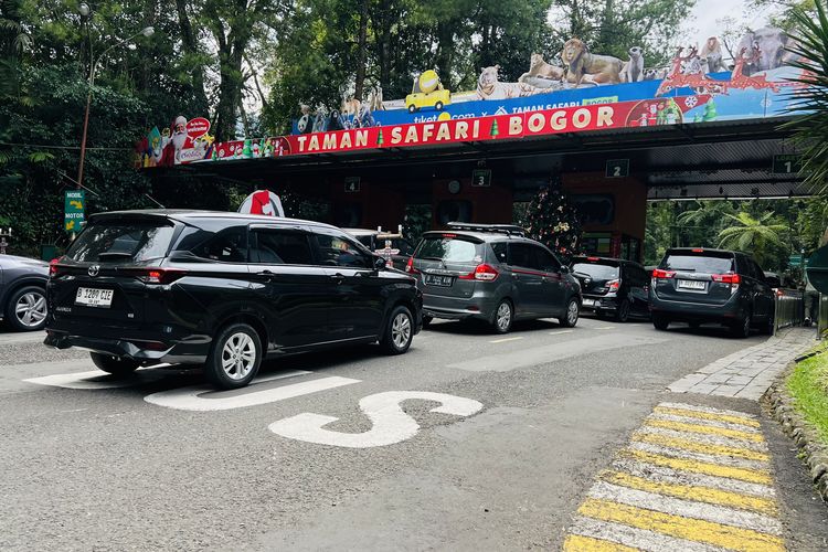 Kemacetan, Kerap Macet Horor, Kenapa Orang Tidak Kapok Wisata ke Puncak?
