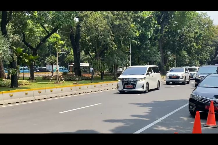 Sri Mulyani Indrawati, Kendaraan dinas listrik, biaya mobil dinas, PMK 32 Tahun 2025, Biaya Mobil Dinas Eselon I Capai Rp 931 Juta di 2026