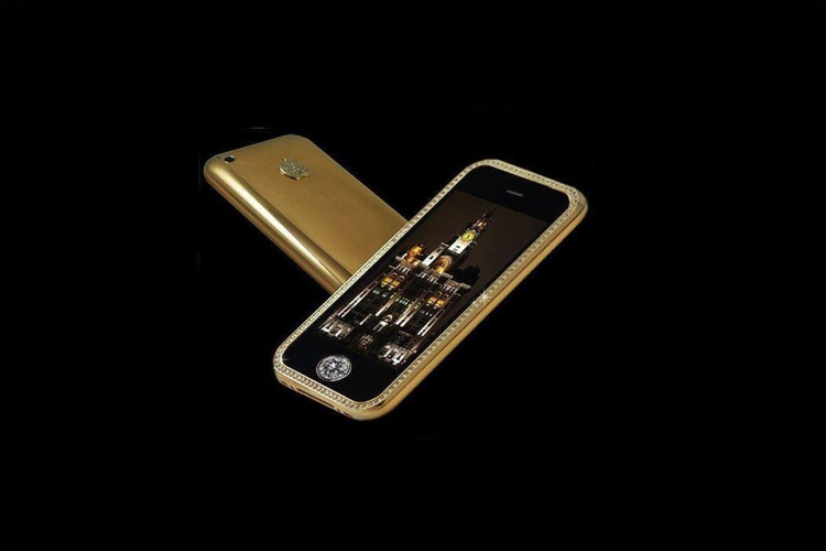 smartphone, 10 Smartphone Super Mahal yang Pernah Dijual, Falcon Supernova iPhone 6 Pink Diamond - Rp 810,82 miliar, iPhone 5 Black Diamond - Rp 250,77 miliar, iPhone 4S Elite Gold - Rp 157,15 miliar, iPhone 4 Diamond Rose - Rp 133,74 miliar, Goldstriker iPhone 3GS Supreme - Rp 53,50 miliar, iPhone 3G King’s Button - Rp 41,79 miliar, Diamond Crypto Smartphone - Rp 21,73 miliar, Goldvish Le Million - Rp 16,72 miliar, Gresso Luxor Las Vegas Jackpot - Rp 16,72 miliar, Goldvish Revolution - Rp 8,16 miliar