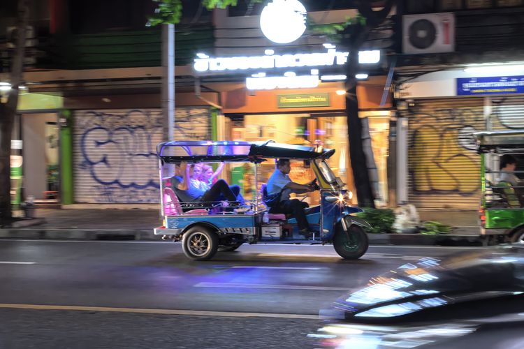 Huawei, Pura 80 series, Pura 80 Ultra, huawei, Pura 80 Series, huawei pura 80 series, pura 80 ultra, spesifikasi pura 80 ultra, Uniknya Memotret Kota Bangkok dengan Huawei Pura 80 Ultra, Hasil foto Huawei Pura 80 Ultra, Telephoto jadi lensa favorit, Kamera ultrawide: sudut pandang luas, tapi ..., Kota Bangkok di siang hari, Beri pengalaman unik, Spesifikasi Huawei Pura 80 Ultra