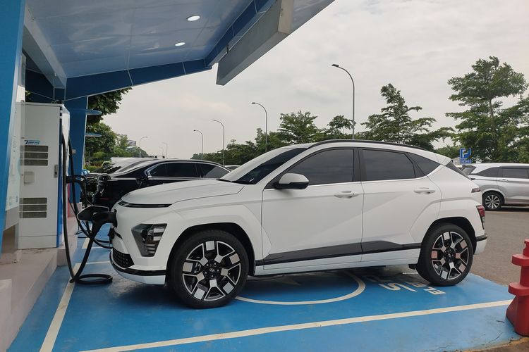 mobil listrik, perjalanan jauh, Meningkatnya Pengguna Mobil Listrik untuk Liburan Keluarga