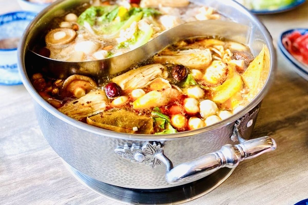 kuah, pedas, bakso, hotpot, gurih, Menu Penghangat Badan! Hotpot Bakso Kuah Miso Pedas, Cocok Banget Buat Musim Hujan