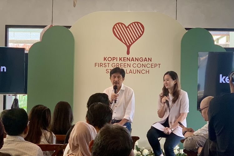 Kopi Kenangan Alam Sutera, kopi kenangan alam sutera 24 jam, kopi kenangan alam sutera drive thru, fasilitas Kopi Kenangan Alam Sutera, Kopi Kenangan Alam Sutera konsep hijau, baru di Kopi Kenangan Alam Sutera, Gerai Hijau Kopi Kenangan Pertama di Alam Sutera, Apa yang Beda?